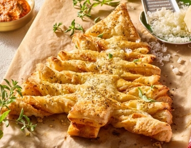 Слоёная «Ёлочка» из теста